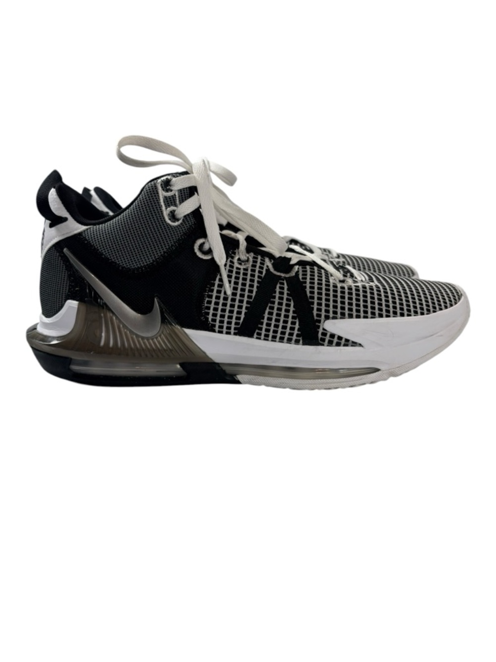 Nike LeBron Witness VII Basketball Shoes Black White Sz13 DM1123-100 Flawed Toe